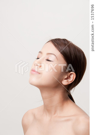 一個女人在他的tw 1537696