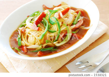有調味料的意粉 1538321