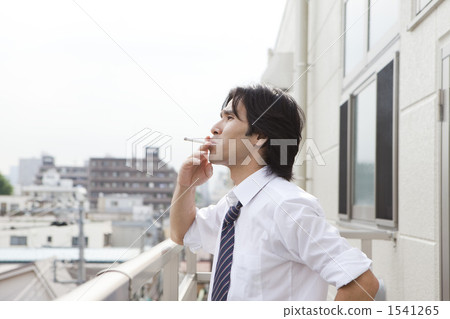 Men who smoke Men who smoke 1541265