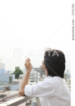 Men who smoke Men who smoke 1541281