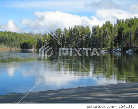 Yellowstone National Park 1541313
