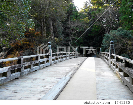 Wind-day bridge of prayer palace 1541380