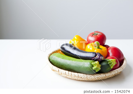 Summer vegetable 1542074