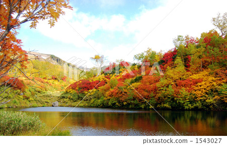 Daisetsuzan Takahara Onsen · Autumn leaves of Kazanban 1543027