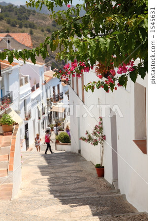 white town, white wall, street 1545631