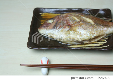 煮沸的海鯛 煮沸的海鯛 1547690