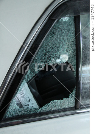 Damage situation on the car vandalism 1547743