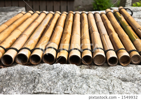 Bamboo and stone 1549932