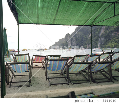 deck chair, deckchair, sunbed 1554940