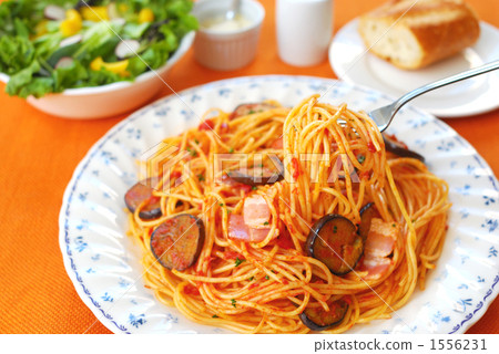 Tomato sauce pasta 1556231