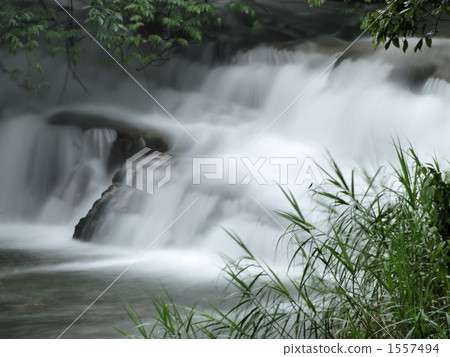 Tollet waterfall 1557494
