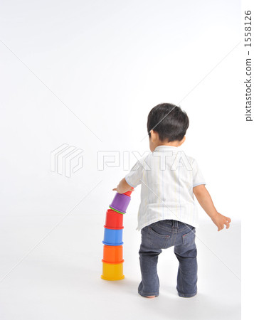 Cup piling 1558126