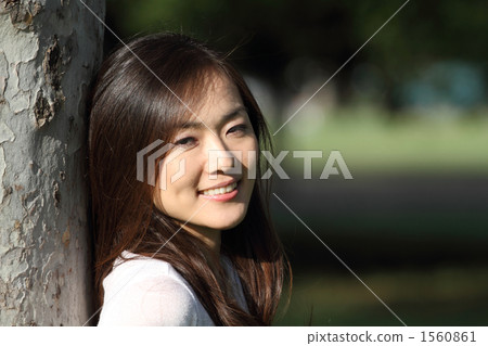 female, lady, woman 1560861