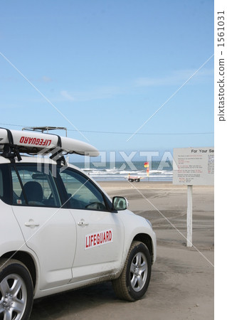 lifesaver, life-saver, life guard 1561031