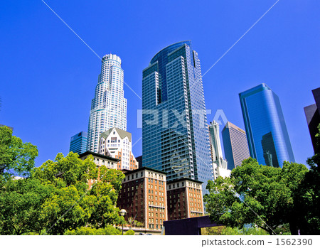 Modern building in Los Angeles 1562390