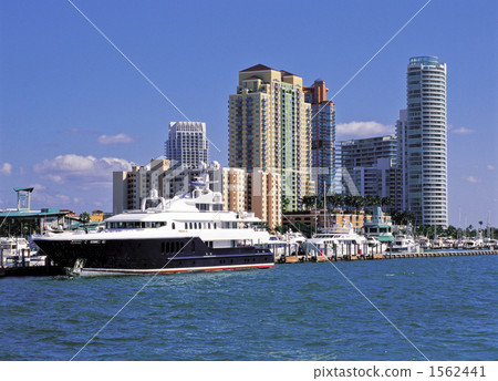 現代大廈在邁阿密海灘城市 1562441