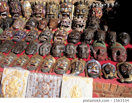 Souvenir mask 1563334