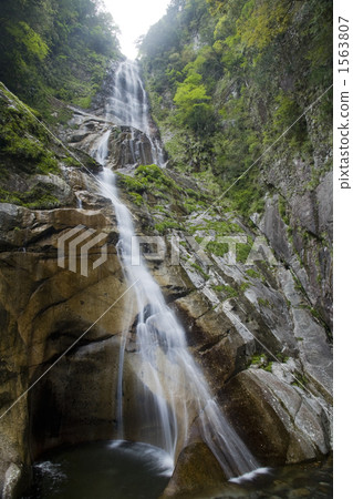 Hidden waterfall whole view Hidden waterfall whole view 1563807