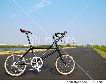Bicycle and sky Bicycle and sky 1564288