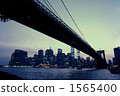 Brooklyn Bridge and Manhattan 1565400