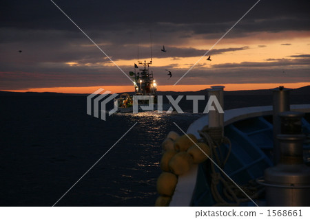 I had you get on a fishing boat of Salmon 1568661