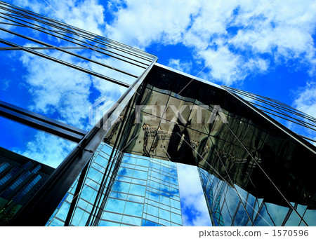 天空和建築和諧 天空和建築和諧 1570596