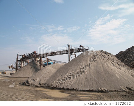 Sandy mountain 1572022