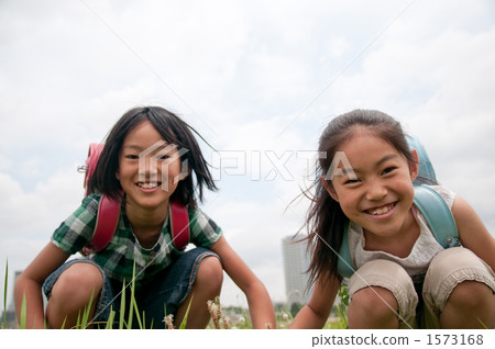 Two elementary students 1573168