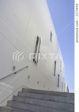 White building of Shichirigahama 1573649