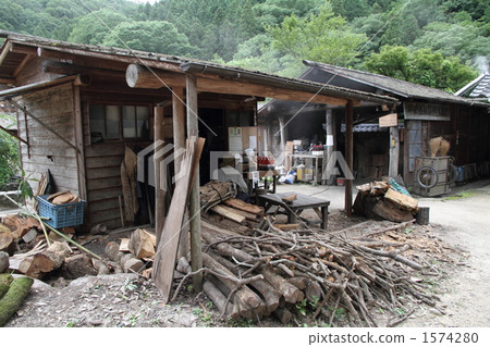 Char-grilled cottage 1574280