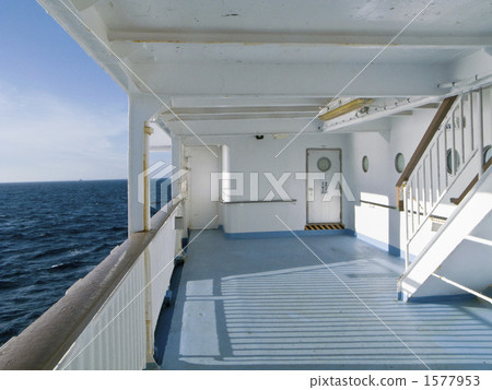 Front deck Front deck 1577953
