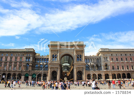 Galleria entrance Galleria entrance 1578834