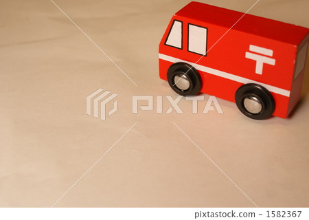A postal delivery car 1582367