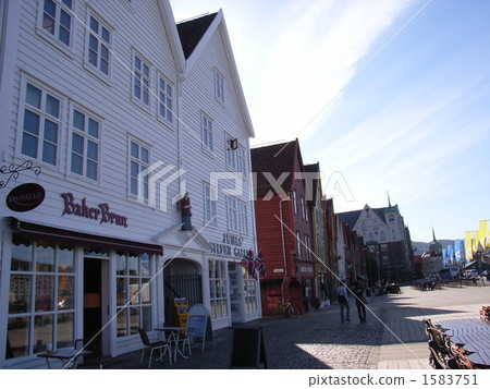 Bryggen District, a World Heritage Site 1583751
