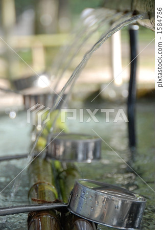 射擊神社的水上商店 1584786