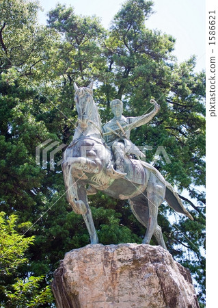 Takasugi Shinzo statue 1586621