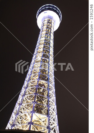 Marine Tower 2 at night 1591246