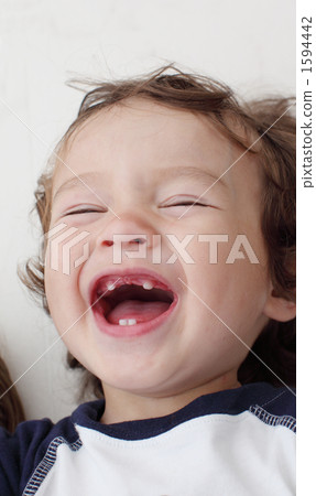 Milk teeth 1594442