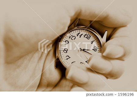 clock  clock  1596196