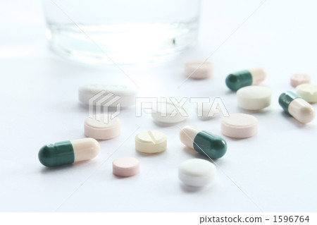 Medicine and Grass 02 1596764