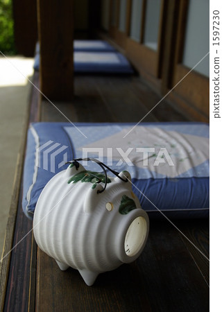 Returning home Returning home 1597230