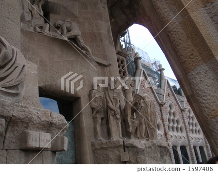 Sagrada Familia "The Passionate Gate" 1597406