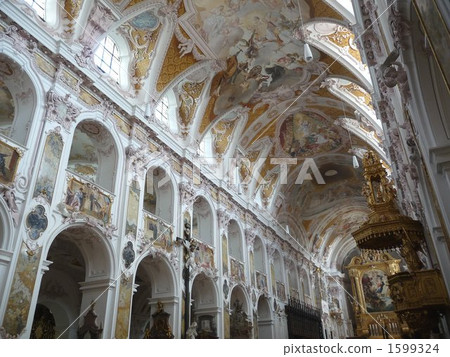 Freising Cathedral 1599324
