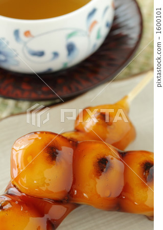 Mitarashi dumpling Mitarashi dumpling 1600101