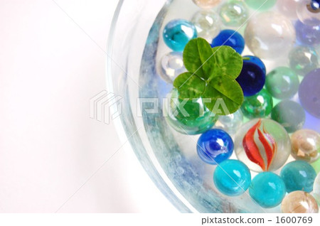 Marbles and four leaves ♪ Marbles and four leaves ♪ 1600769