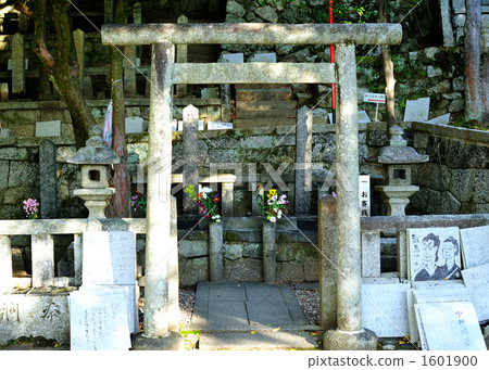 Sakamoto Ryoma Nakaoka Shintaro's Grave Sakamoto Ryoma Nakaoka Shintaro's Grave 1601900