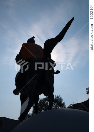 Tokugawa Yoshimoto Statue Silhouette 1602104
