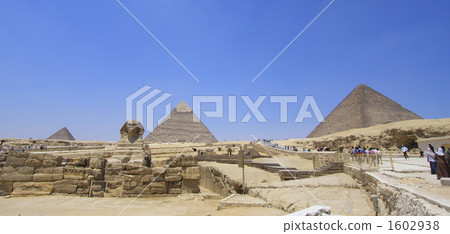 Overlook the 3 Great pyramids and Sphinx 1602938