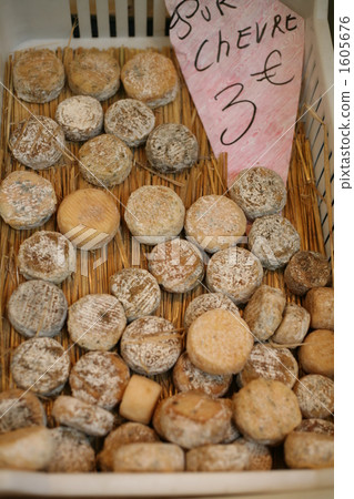 Marche's cheese shop 1605676