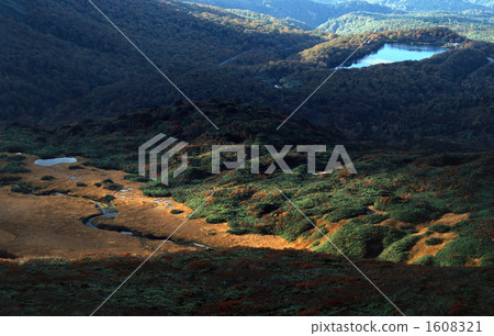 秋田縣，在夕陽和hara川湖的映襯下，可以俯瞰龍泉原 1608321